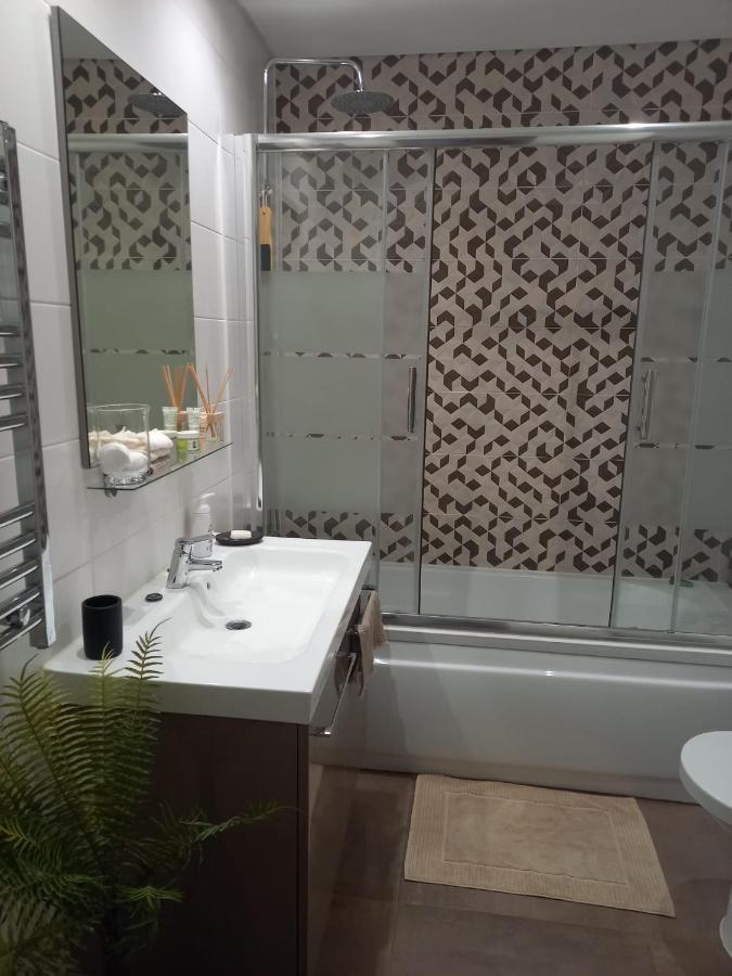 Charme Et Confort Au Coeur De Graca Quarto em Acomodações Particulares *
